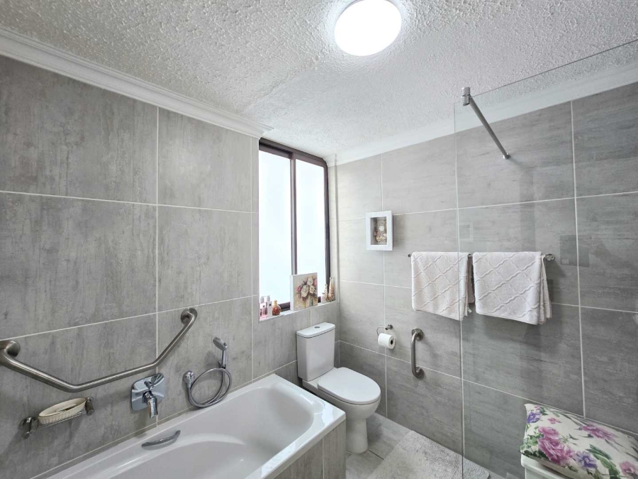 2 Bedroom Property for Sale in Stilbaai Wes Western Cape